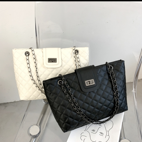 Trapezoid Quilted Handbag - Picture 1 of 5